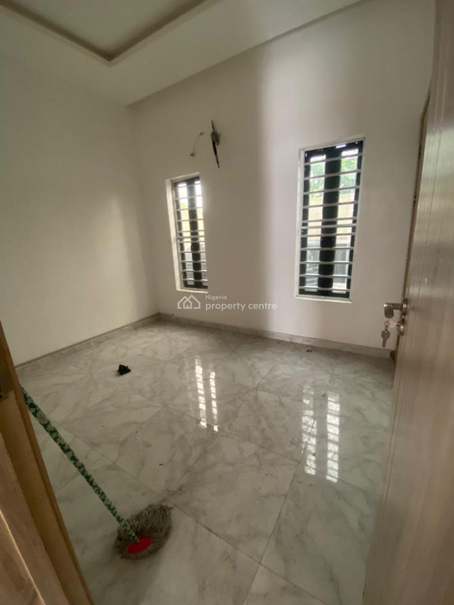 Exquisite 4 Bedroom Semi-detached Duplex with Bq, Chevron, Lekki Phase 2, Lekki, Lagos, Semi-detached Duplex for Rent