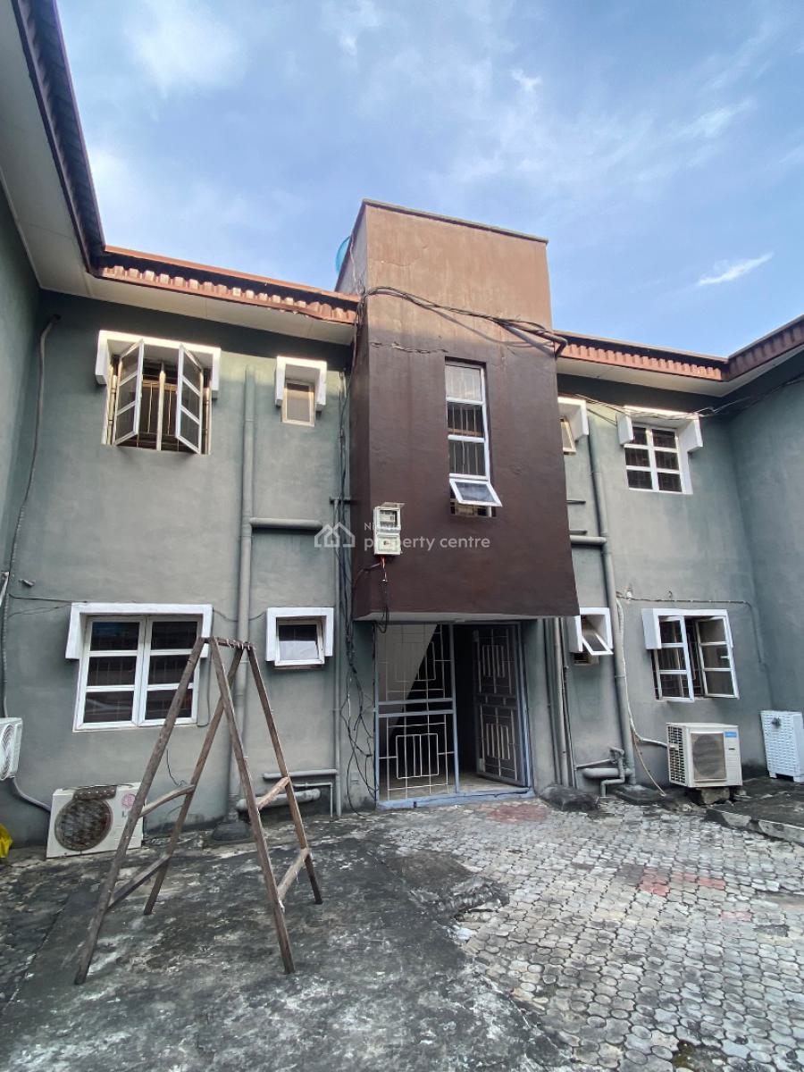 3 Bedrooms Apartment Upstairs, Ikota, Lekki, Lagos, Flat / Apartment for Rent
