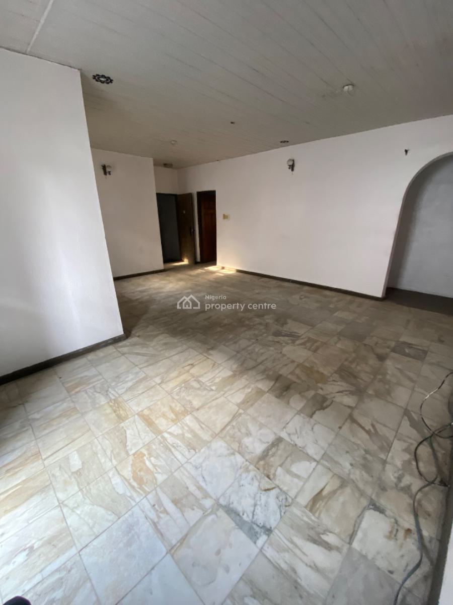 3 Bedrooms Apartment Upstairs, Ikota, Lekki, Lagos, Flat / Apartment for Rent