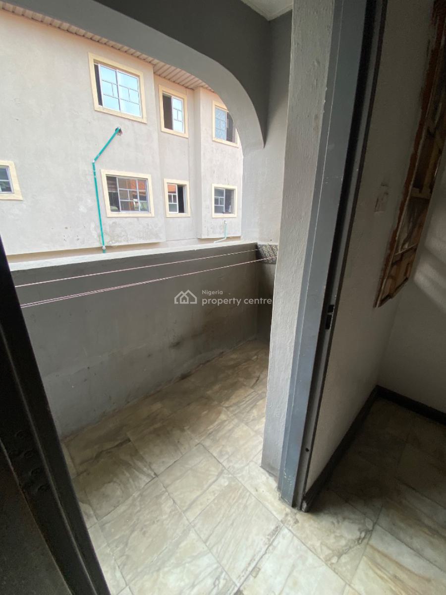 3 Bedrooms Apartment Upstairs, Ikota, Lekki, Lagos, Flat / Apartment for Rent