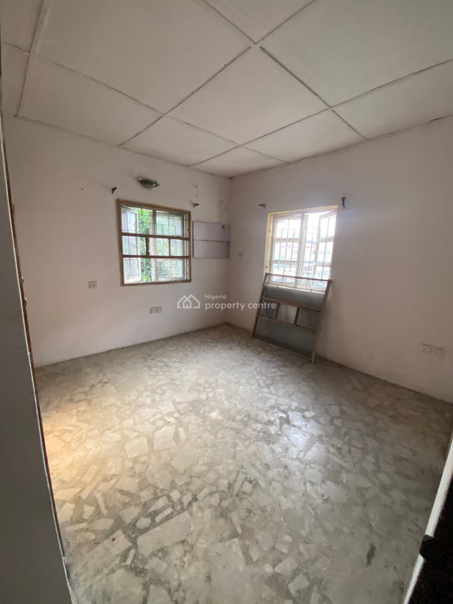 3 Bedrooms Apartment Upstairs, Ikota, Lekki, Lagos, Flat / Apartment for Rent