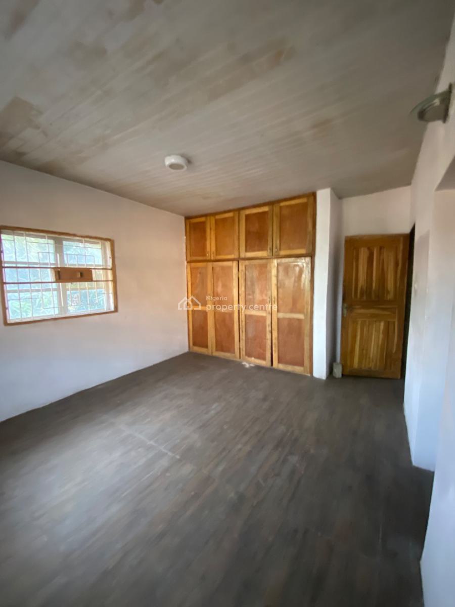 3 Bedrooms Apartment Upstairs, Ikota, Lekki, Lagos, Flat / Apartment for Rent