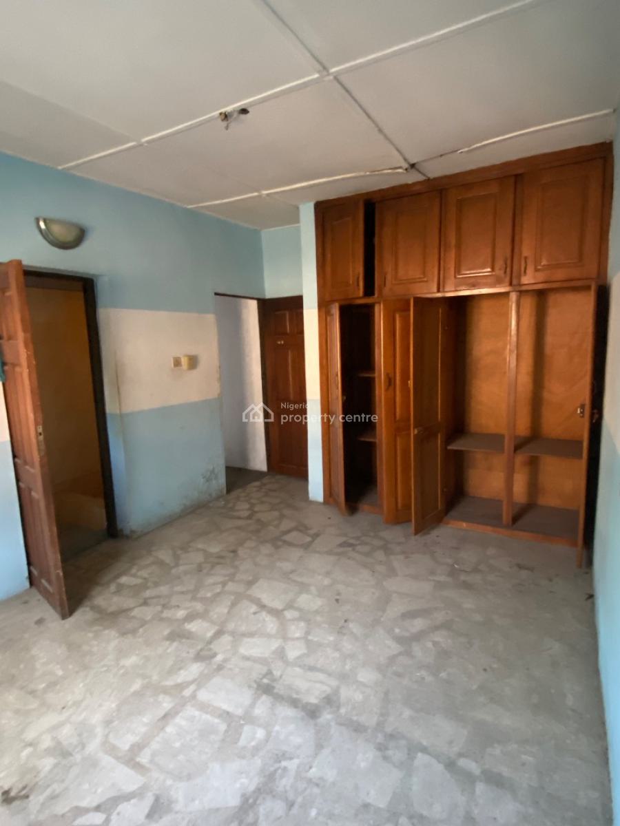 3 Bedrooms Apartment Upstairs, Ikota, Lekki, Lagos, Flat / Apartment for Rent