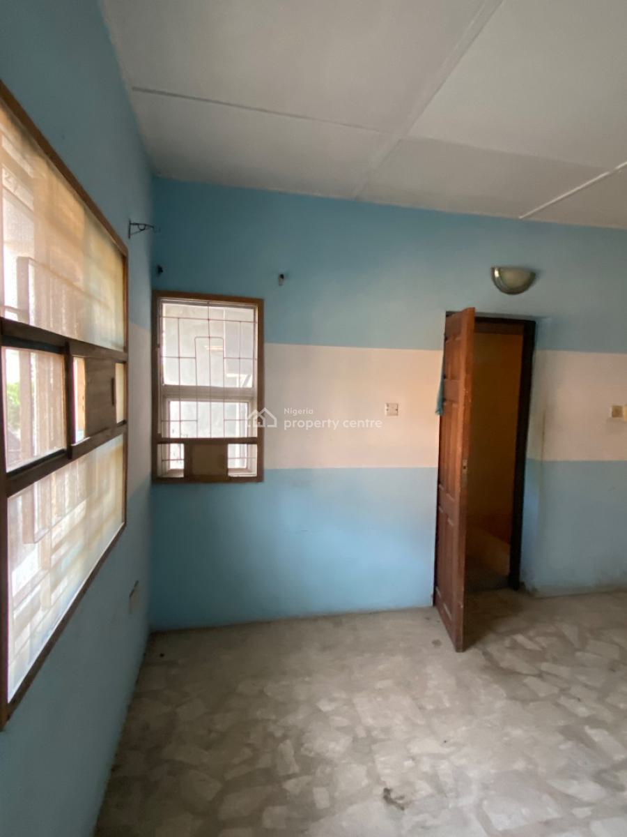3 Bedrooms Apartment Upstairs, Ikota, Lekki, Lagos, Flat / Apartment for Rent