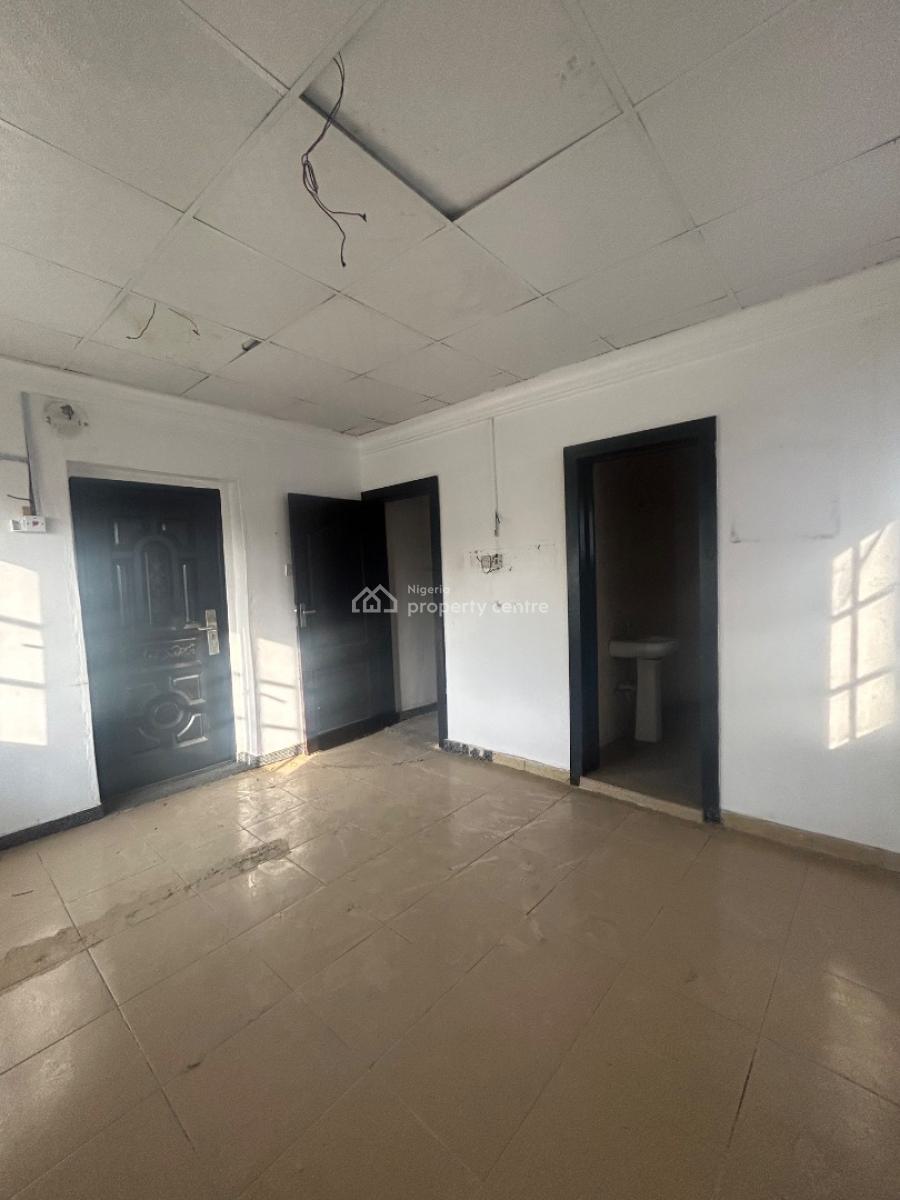 Well Maintained Four Bedroom Semi Detached Duplex, Lekki Phase 1, Lekki, Lagos, Semi-detached Duplex for Rent