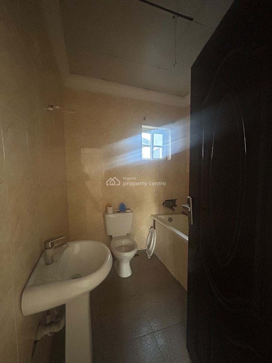Well Maintained Four Bedroom Semi Detached Duplex, Lekki Phase 1, Lekki, Lagos, Semi-detached Duplex for Rent