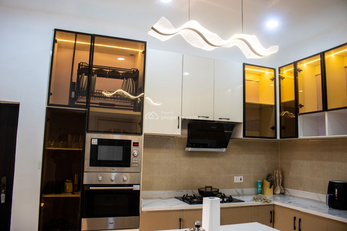 Luxury 3 Bedrooms Flat with Pool,lift, Shonibare Estate, Maryland, Lagos, Flat / Apartment Short Let