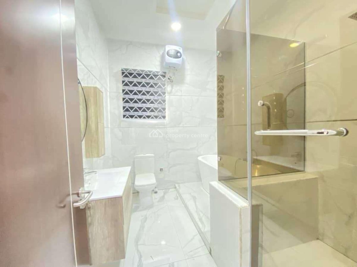 5 Bedroom Fully Detached with Spacious Self Contain Bq, Chevron Drive, Lekki, Lagos, Flat / Apartment for Rent