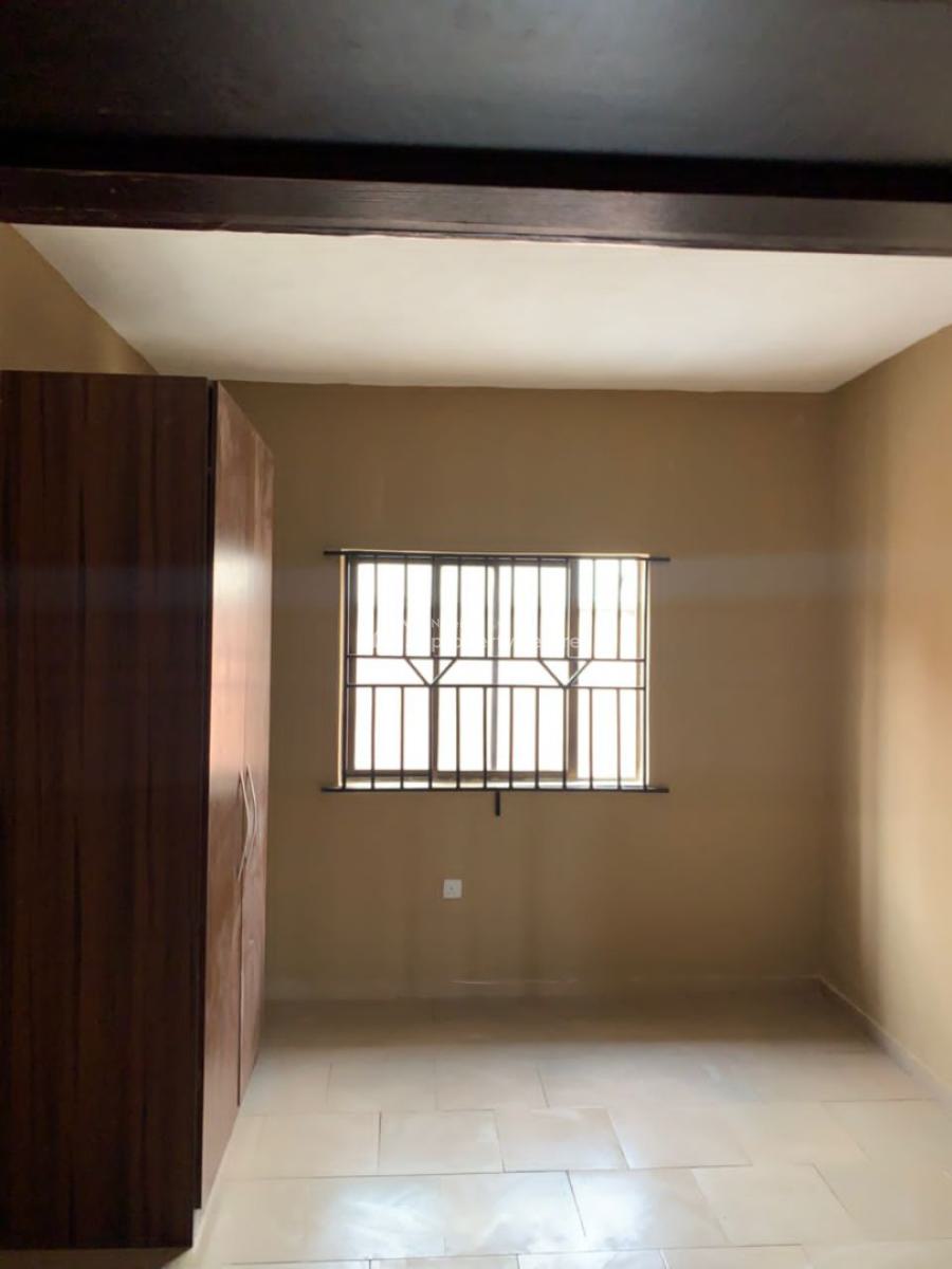 Clean 3 Bedroom Flat, Omole Phase 2, Ikeja, Lagos, Flat / Apartment for Rent