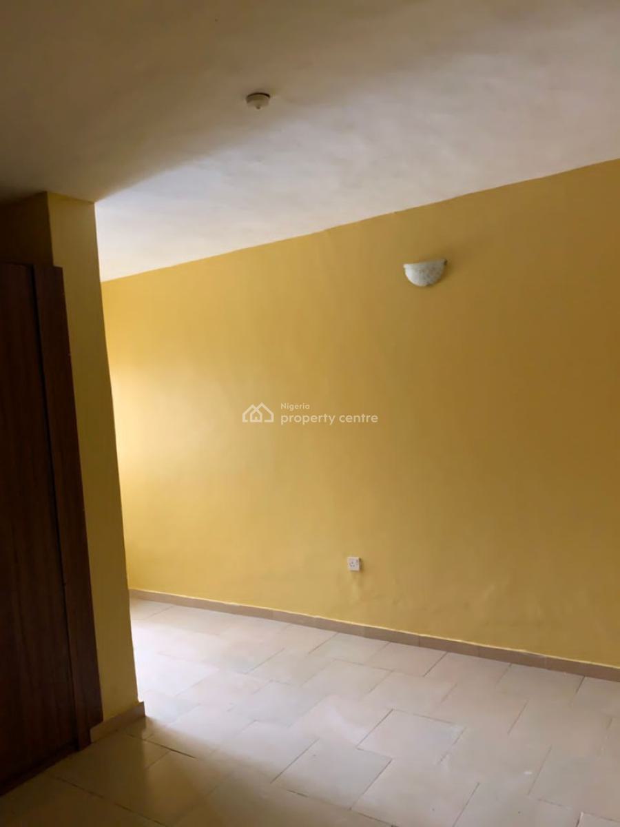 Clean 3 Bedroom Flat, Omole Phase 2, Ikeja, Lagos, Flat / Apartment for Rent