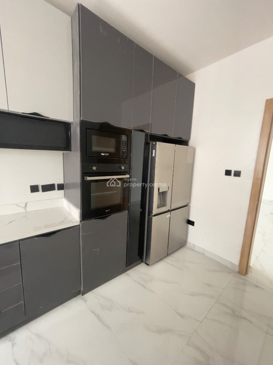 Well Built Beautiful 2 Bedroom Apartment + Bq, Lekki Phase 1, Lekki, Lagos, Flat / Apartment for Sale