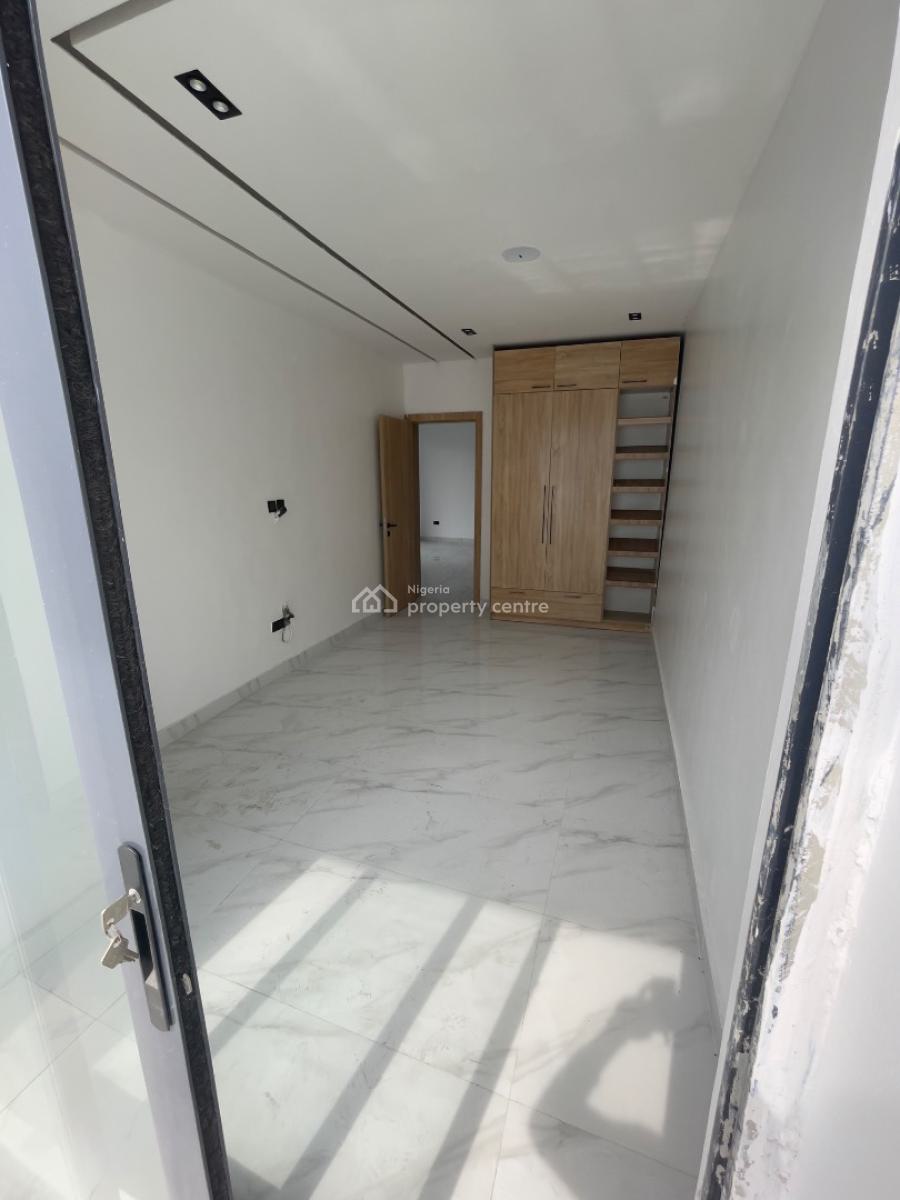 Well Built Beautiful 2 Bedroom Apartment + Bq, Lekki Phase 1, Lekki, Lagos, Flat / Apartment for Sale