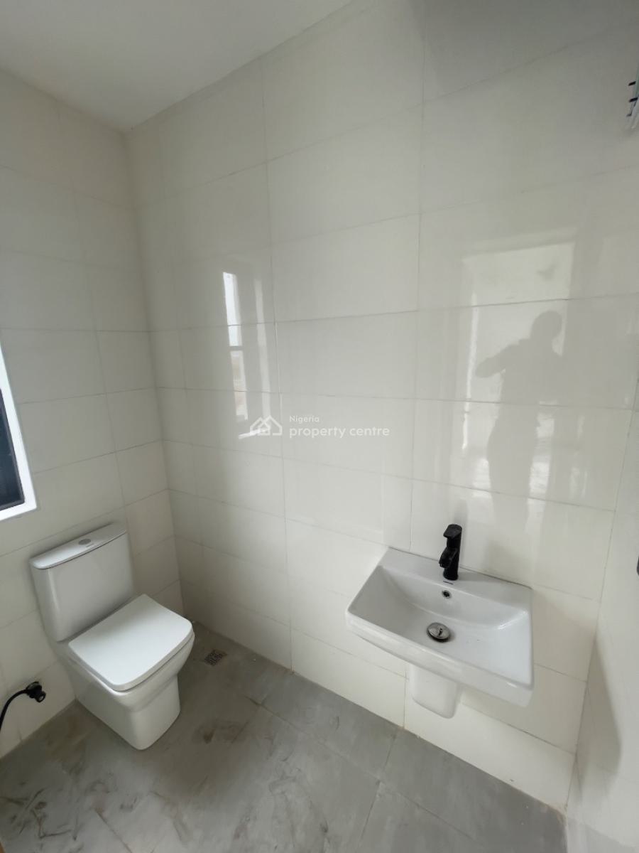 Well Built Beautiful 2 Bedroom Apartment + Bq, Lekki Phase 1, Lekki, Lagos, Flat / Apartment for Sale