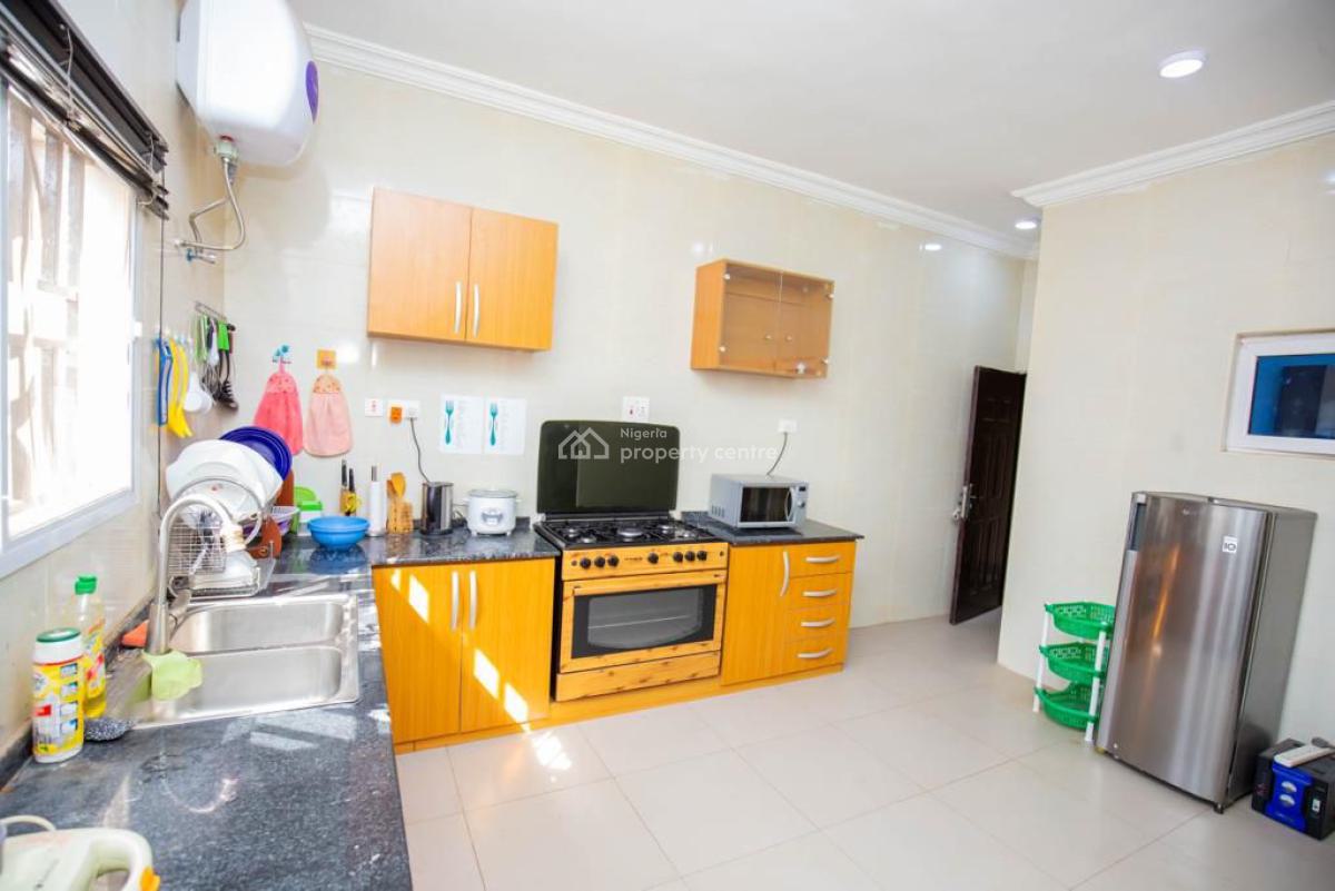 Clean Fully Furnished 3 Bedroom Flat, Tarred Rd, By Zartech, Wuye, Abuja, Flat / Apartment for Rent
