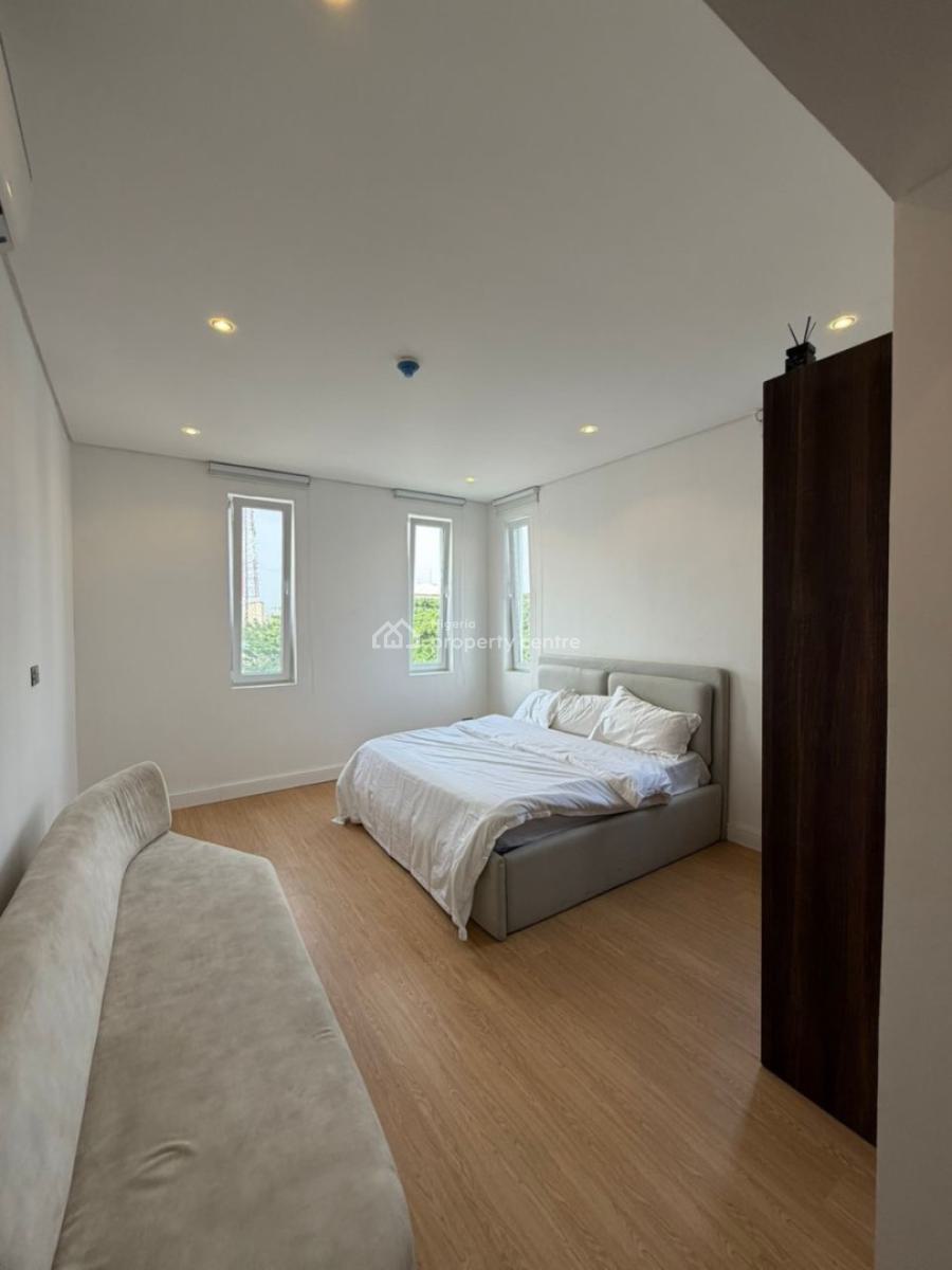 Luxury 3bedroom Apartment with Ps5, Lekki Phase 1, Lekki, Lagos, Flat / Apartment Short Let