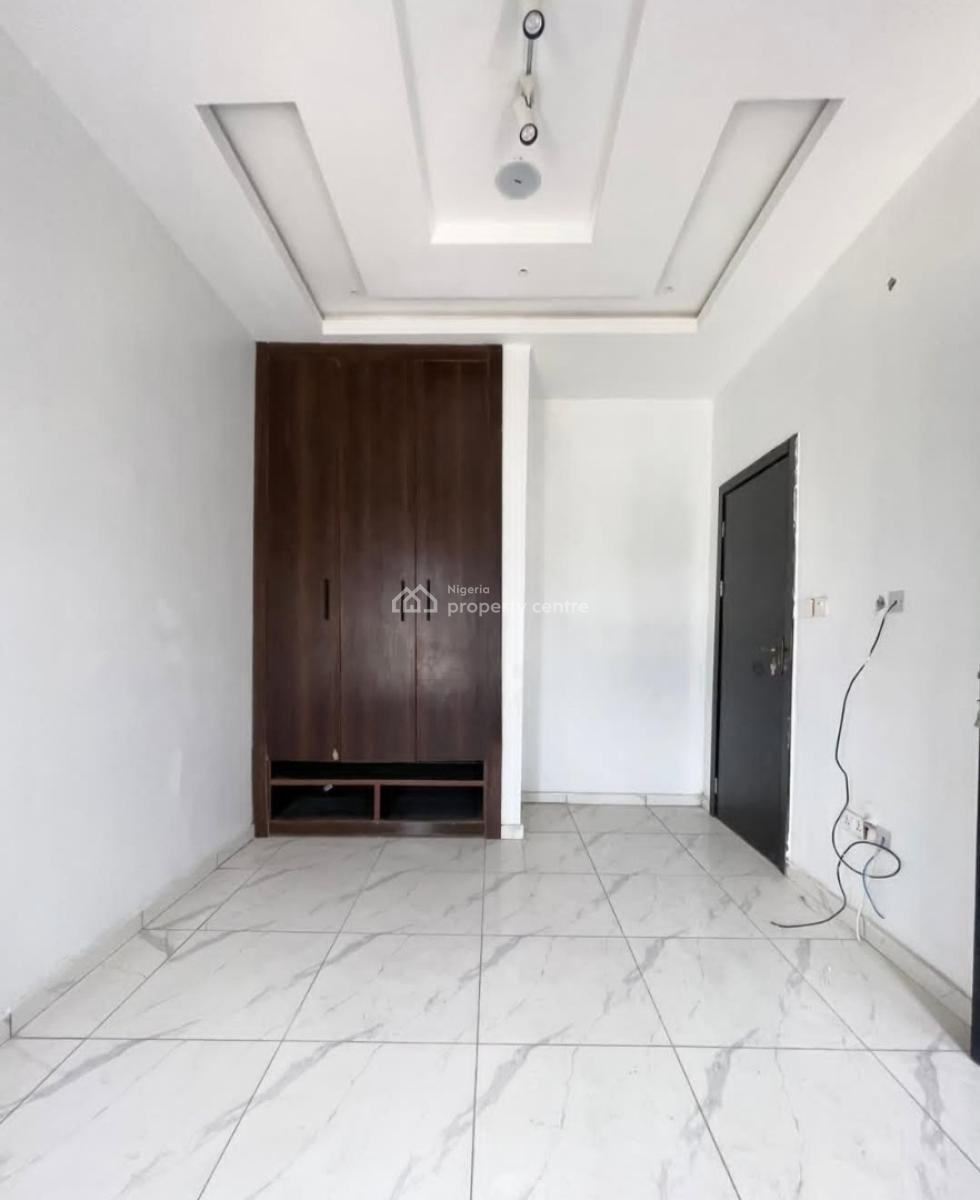 2 Bedroom Flat, Before Chevron Drive 2nd Toll Gate Axis, Ologolo, Lekki, Lagos, Flat / Apartment for Rent