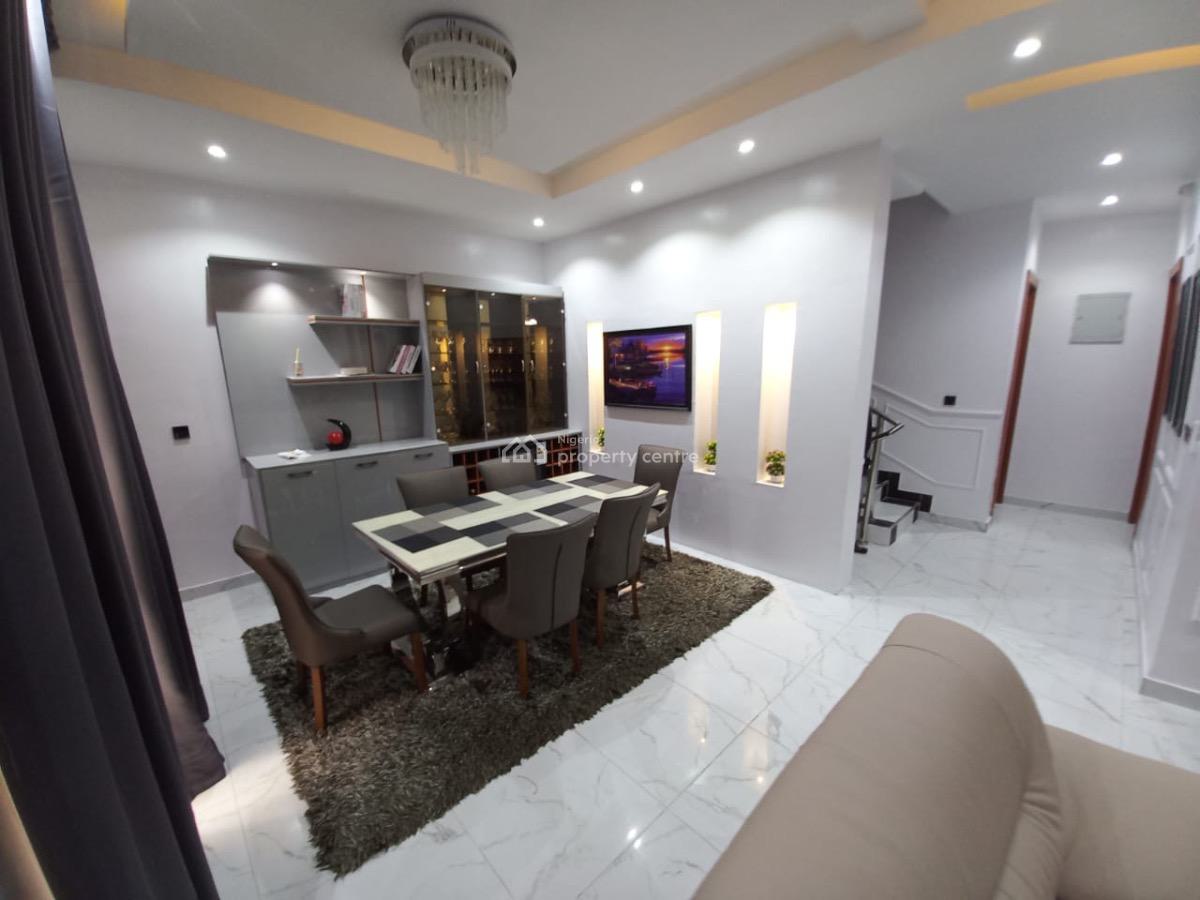 Waterfront 1 Bedroom Apartment with Swimming Pool, Fitted Gym, Cinema, Lekki Phase 1, Lekki, Lagos, Flat / Apartment Short Let