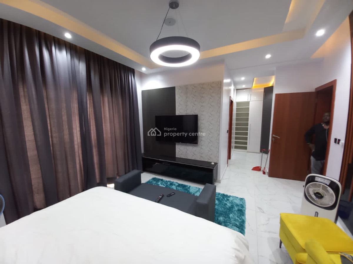 Waterfront 1 Bedroom Apartment with Swimming Pool, Fitted Gym, Cinema, Lekki Phase 1, Lekki, Lagos, Flat / Apartment Short Let