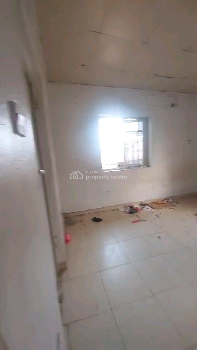 Very Lovely Self Contain, Oshifolarin Street, Akoka, Yaba, Lagos, Self Contain (single Rooms) for Rent
