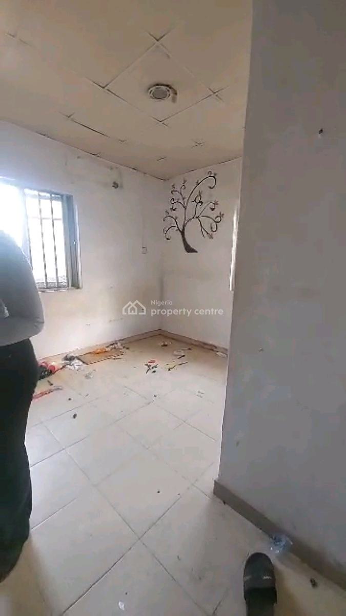 Very Lovely Self Contain, Oshifolarin Street, Akoka, Yaba, Lagos, Self Contain (single Rooms) for Rent