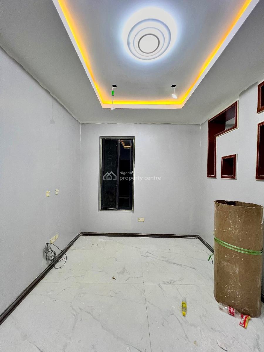 Luxury 4-bedroom Penthouse with Staff Quarters, Lekki Phase 1, Lekki, Lagos, Flat / Apartment for Sale