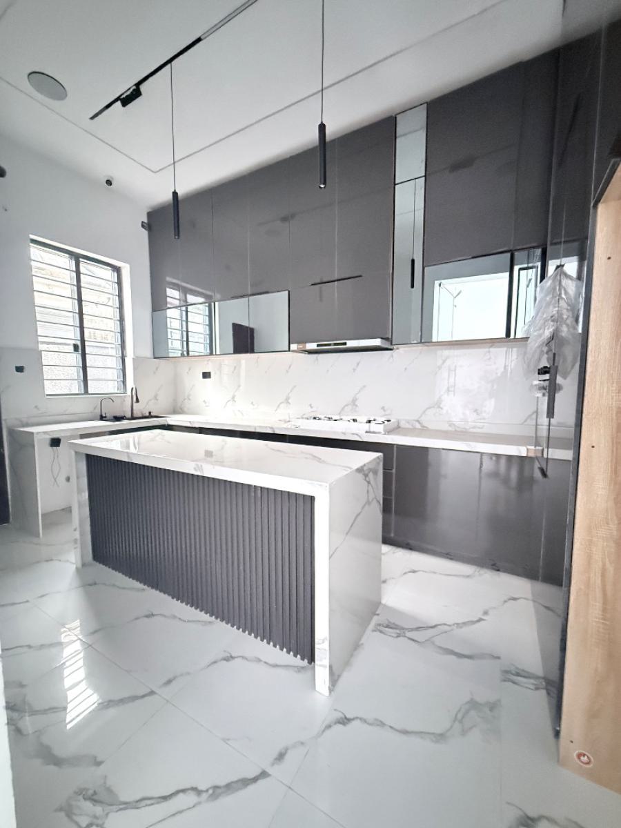 4-bedroom Terrace Duplex, Osapa, Lekki, Lagos, Terraced Duplex for Sale