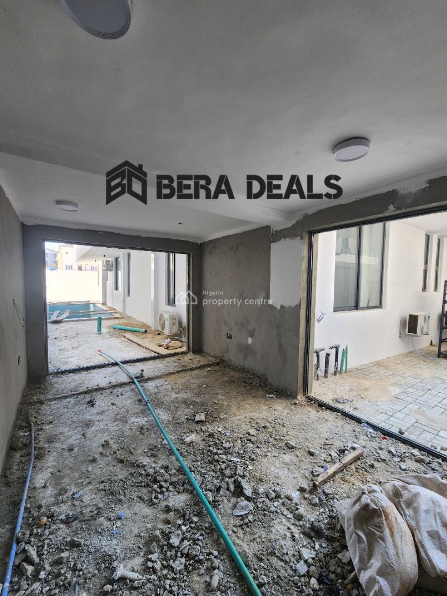 Luxury 2 Bedroom Apartment, Lekki Phase 1, Lekki, Lagos, Block of Flats for Sale