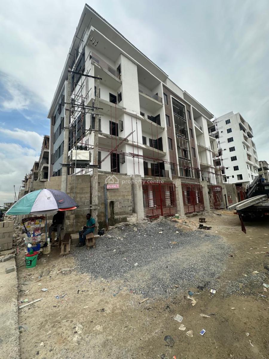 Well Spacious  4 Bedroom Apartment, Lekki Phase 1, Lekki, Lagos, Flat / Apartment for Sale
