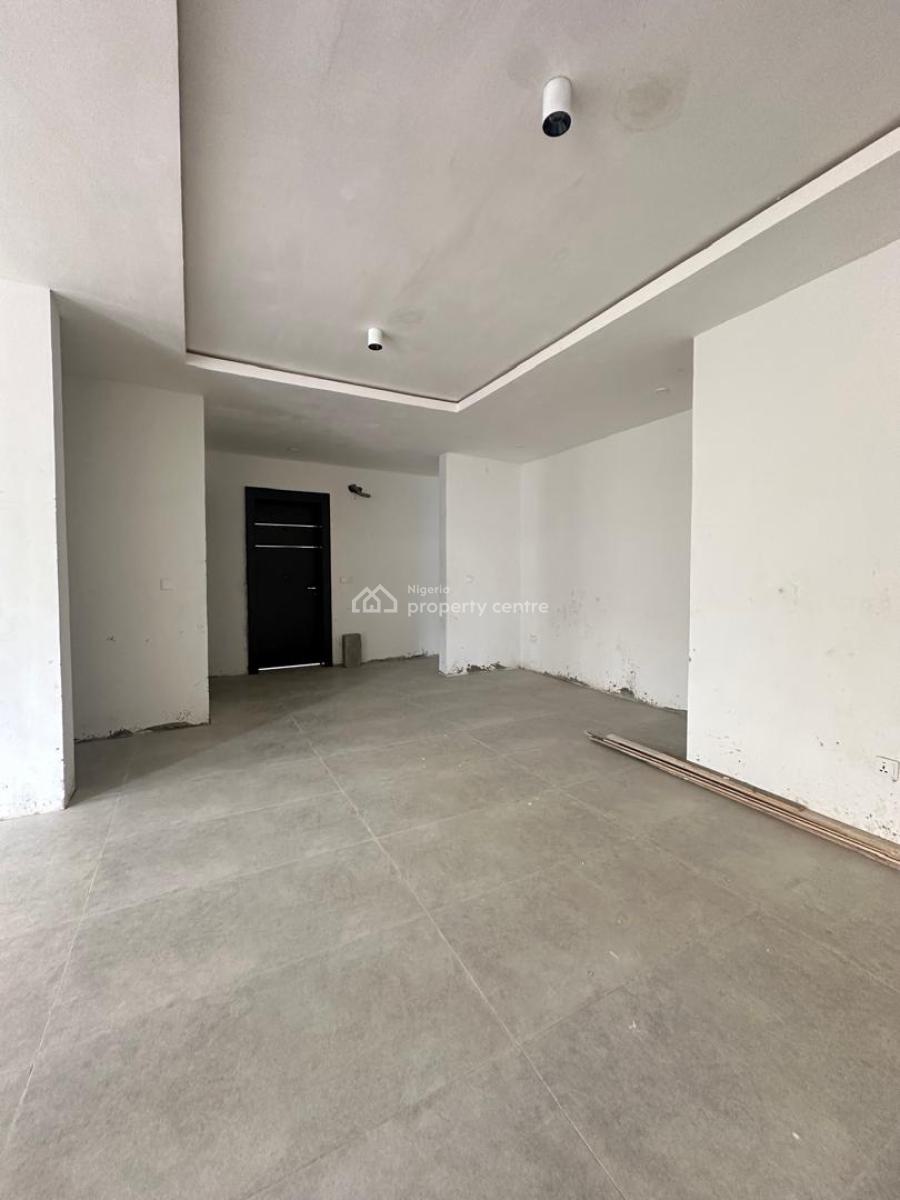 Well Spacious  4 Bedroom Apartment, Lekki Phase 1, Lekki, Lagos, Flat / Apartment for Sale