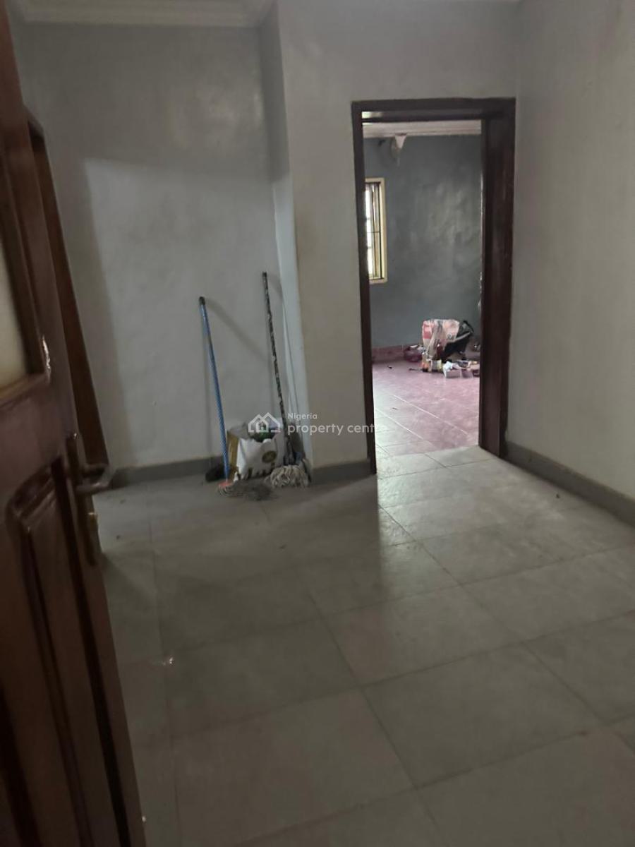 Spacious 3 Bedroom Flat, Gra Phase 1, Magodo, Lagos, Flat / Apartment for Rent