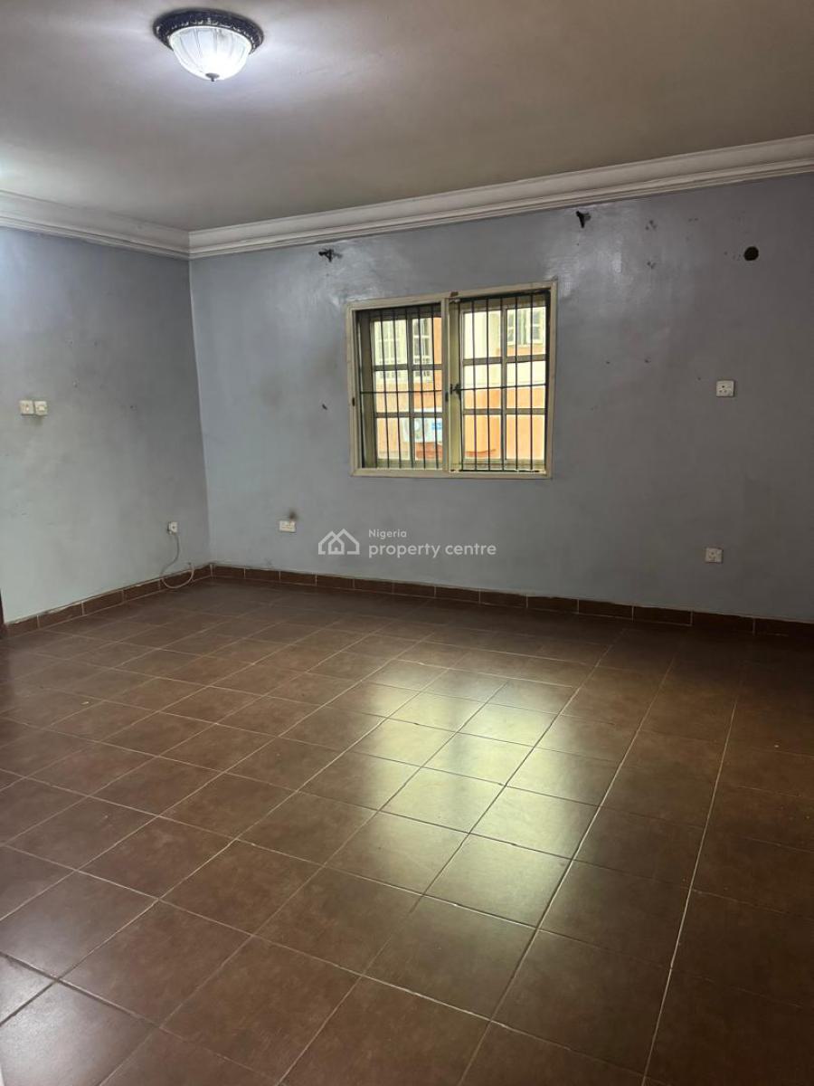 Spacious 3 Bedroom Flat, Gra Phase 1, Magodo, Lagos, Flat / Apartment for Rent