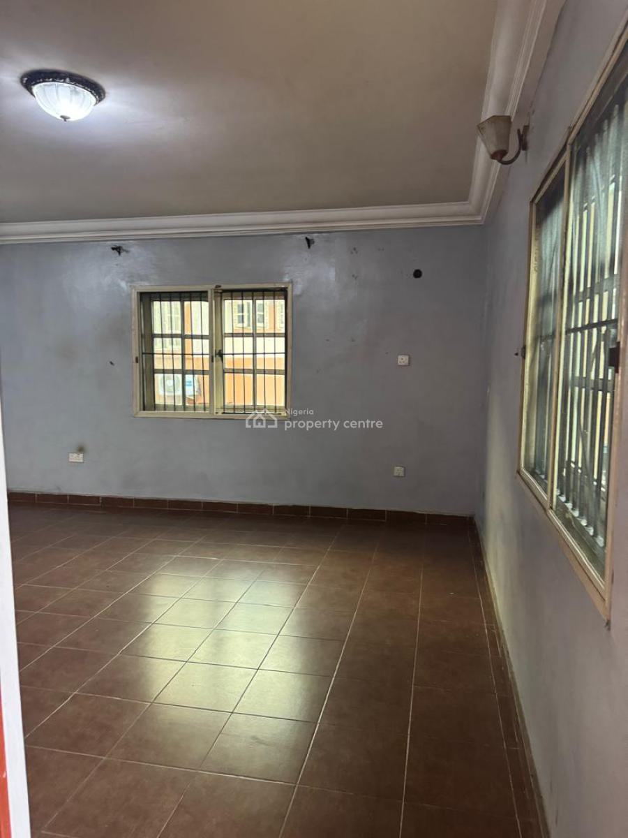 Spacious 3 Bedroom Flat, Gra Phase 1, Magodo, Lagos, Flat / Apartment for Rent