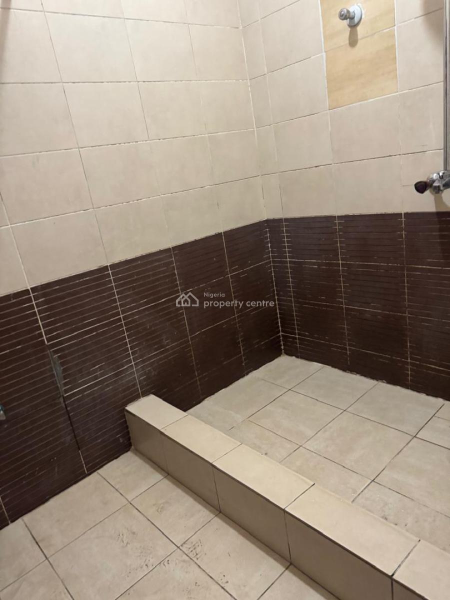 Spacious 3 Bedroom Flat, Gra Phase 1, Magodo, Lagos, Flat / Apartment for Rent