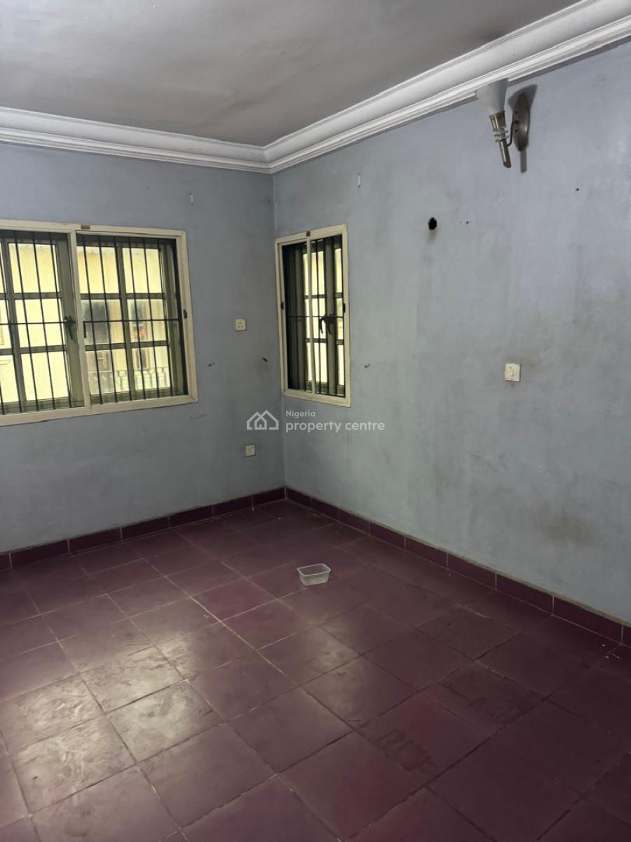 Standard 3 Bedroom Flat (upstairs)in a Serene Location, Gra Phase 1, Magodo, Lagos, Flat / Apartment for Rent