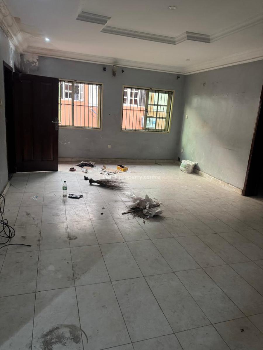 Standard 3 Bedroom Flat (upstairs)in a Serene Location, Gra Phase 1, Magodo, Lagos, Flat / Apartment for Rent