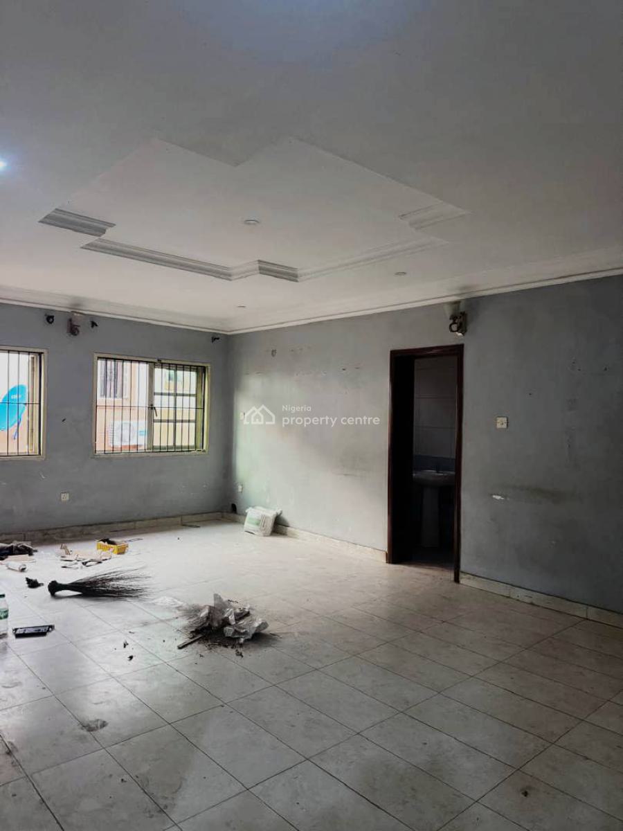 Standard 3 Bedroom Flat (upstairs)in a Serene Location, Gra Phase 1, Magodo, Lagos, Flat / Apartment for Rent