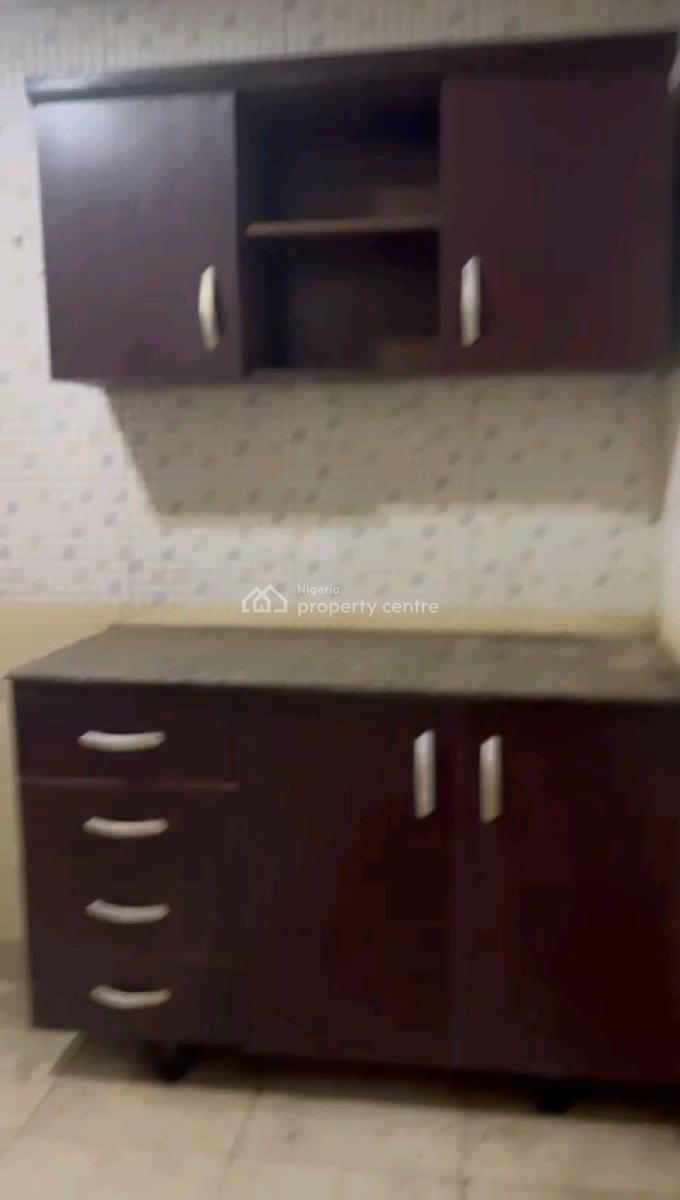 Standard 3 Bedroom Flat (upstairs)in a Serene Location, Gra Phase 1, Magodo, Lagos, Flat / Apartment for Rent