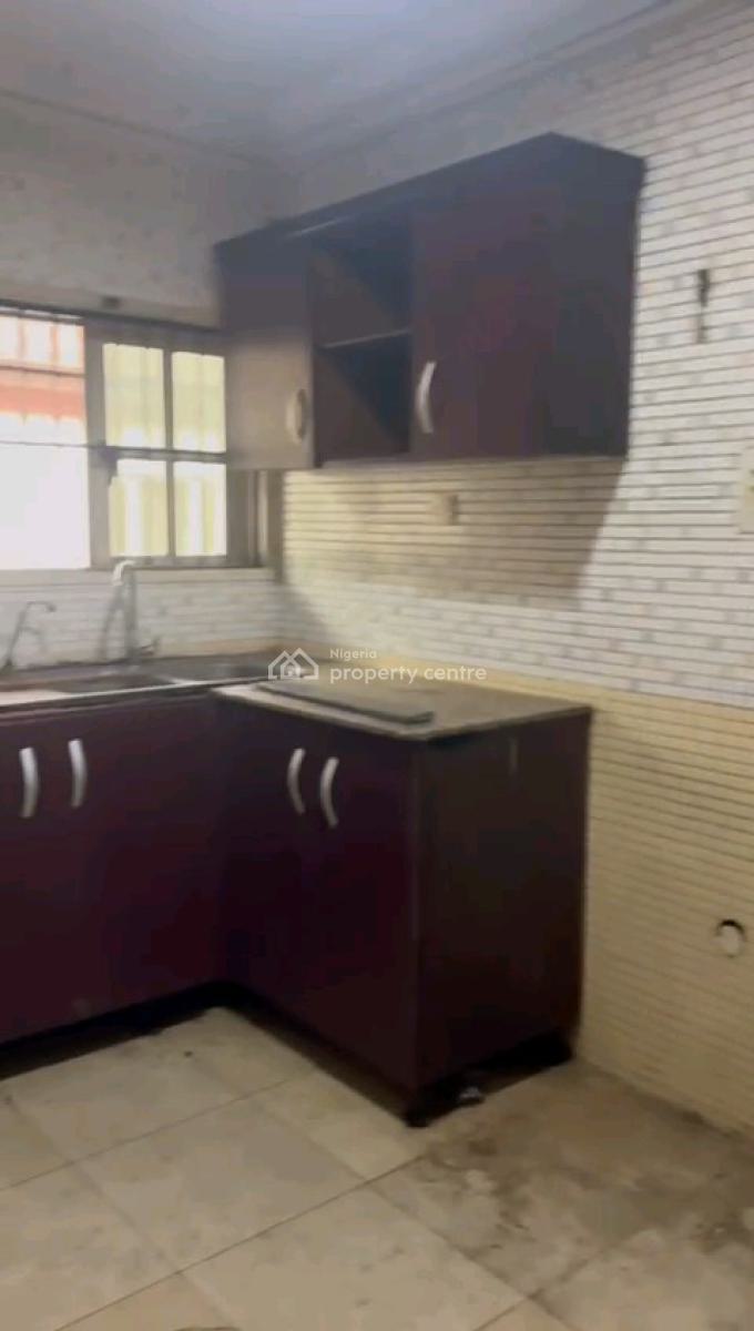 Standard 3 Bedroom Flat (upstairs)in a Serene Location, Gra Phase 1, Magodo, Lagos, Flat / Apartment for Rent