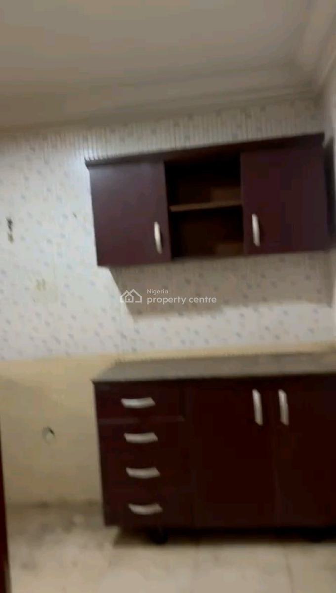 Standard 3 Bedroom Flat (upstairs)in a Serene Location, Gra Phase 1, Magodo, Lagos, Flat / Apartment for Rent