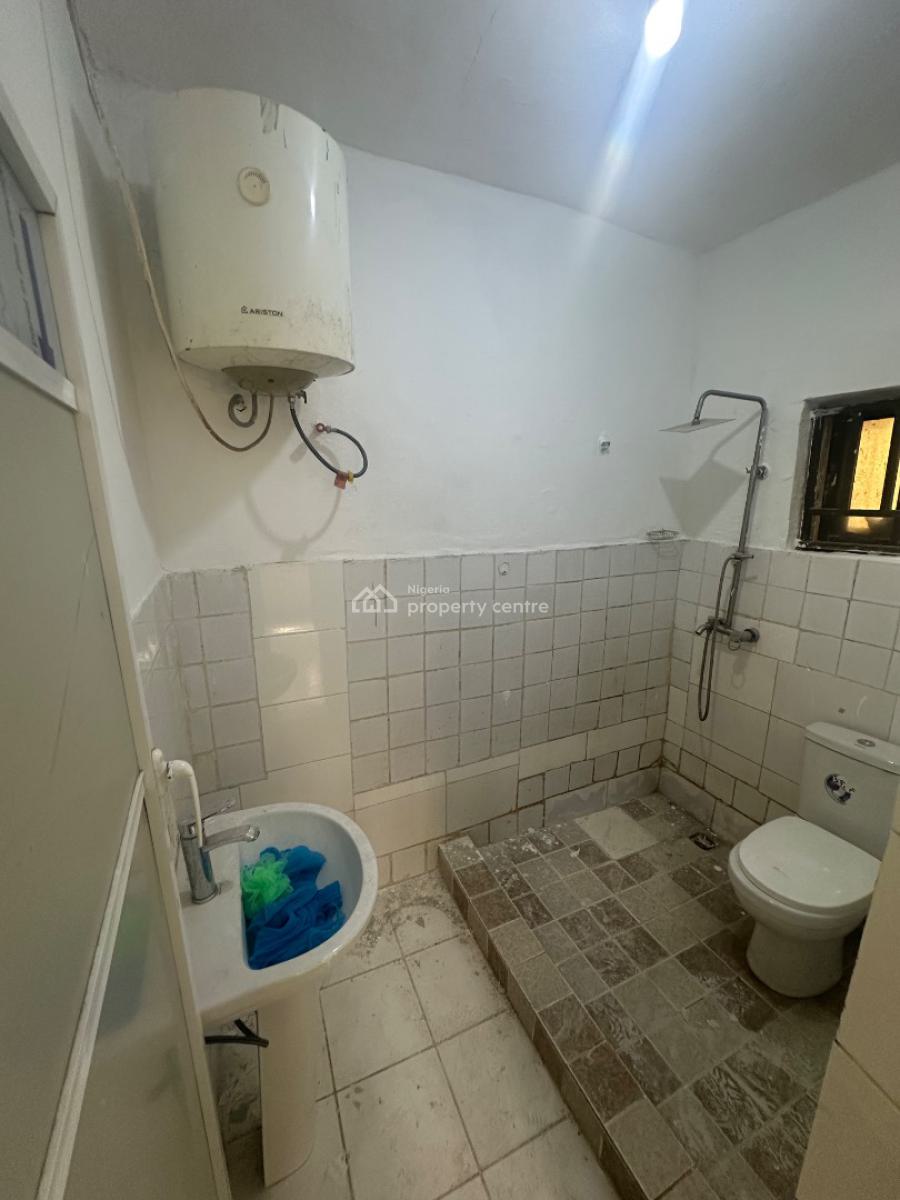 Two Bedroom Apartment in a Good Location, 3rd Avenue, Gwarinpa, Abuja, Flat / Apartment for Rent