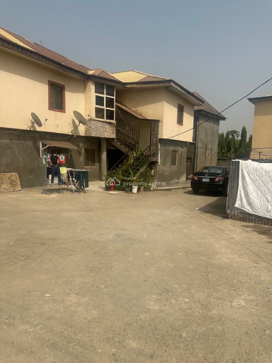 Two Bedroom Apartment in a Good Location, 3rd Avenue, Gwarinpa, Abuja, Flat / Apartment for Rent