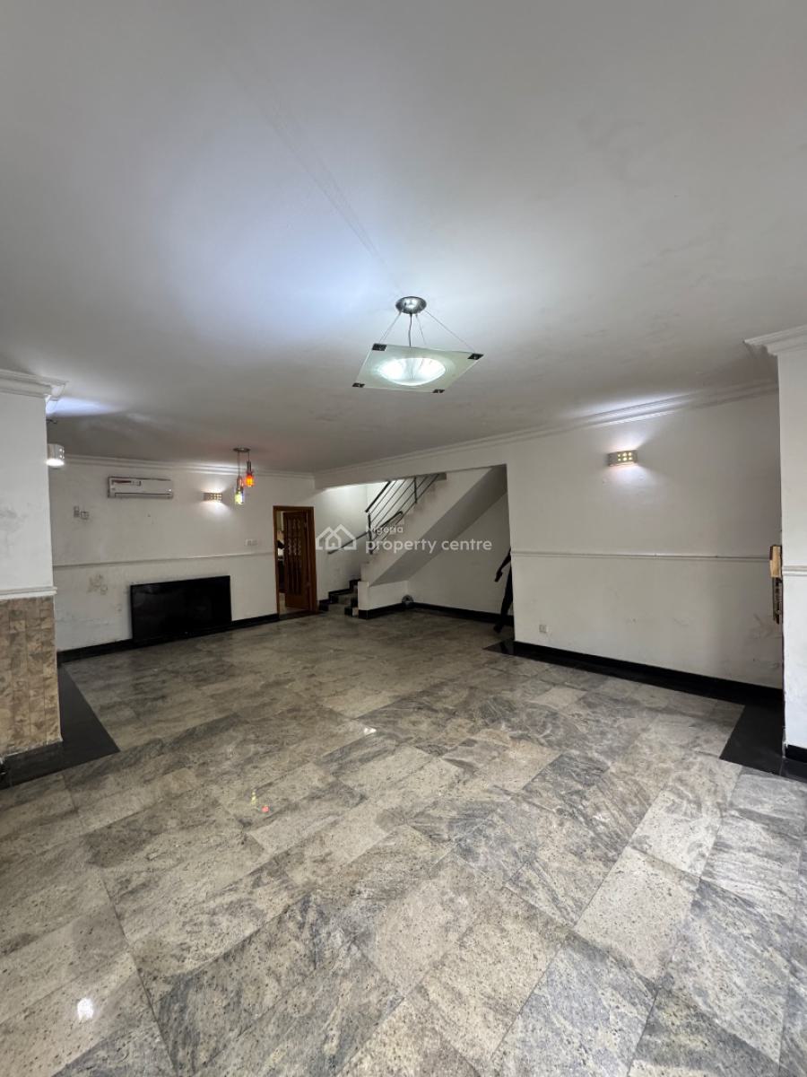 Well Maintained 4 Bedrooms Terraced Duplex, Lekki Phase 1, Lekki, Lagos, Terraced Duplex for Rent