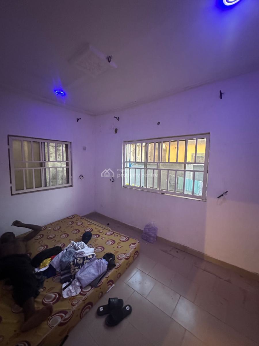One Bedroom in a Good Neighborhood, 3rd Avenue, Gwarinpa, Abuja, Mini Flat (room and Parlour) for Rent
