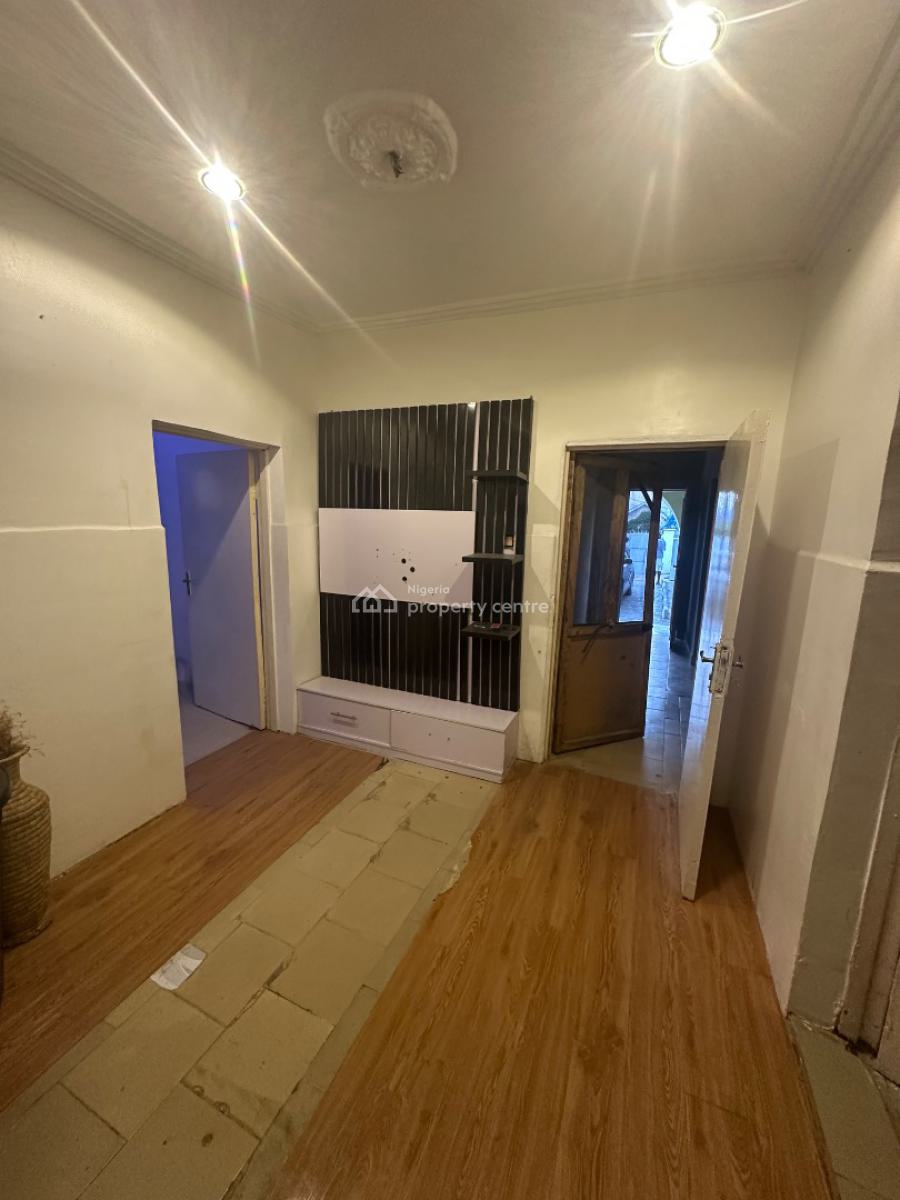 One Bedroom in a Good Neighborhood, 3rd Avenue, Gwarinpa, Abuja, Mini Flat (room and Parlour) for Rent