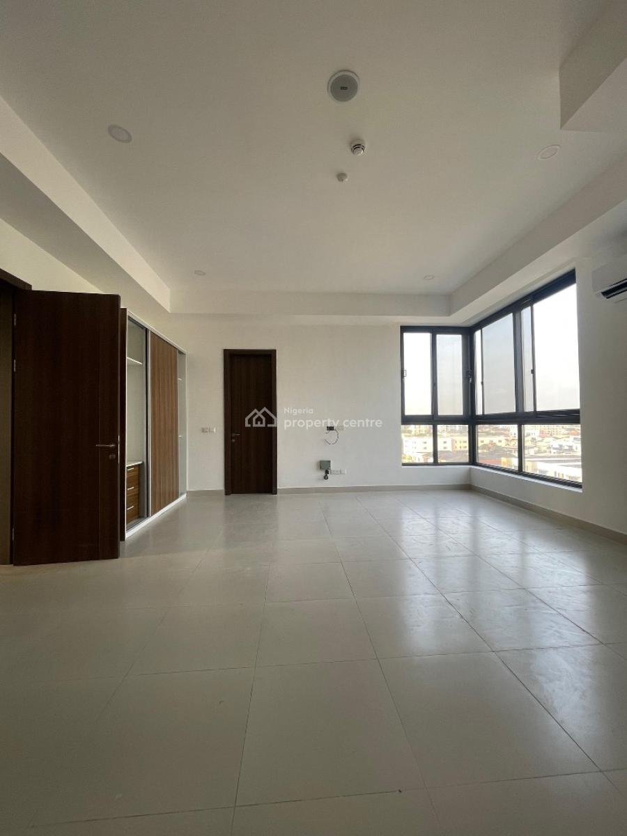 Luxurious 3 Bedroom Penthouse with Bq,  Pool, Gym and Elevator, Lekki Phase 1, Lekki, Lagos, Flat / Apartment for Sale