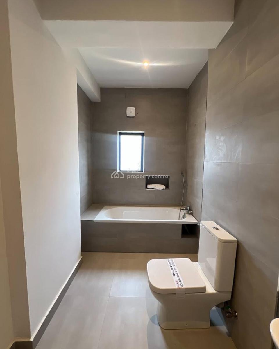 Excellent 3 Bedroom Apartment with a Pool,bq,elevator, Lekki Phase 1, Lekki, Lagos, Flat / Apartment for Sale