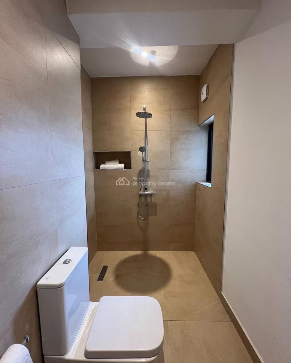 Excellent 3 Bedroom Apartment with a Pool,bq,elevator, Lekki Phase 1, Lekki, Lagos, Flat / Apartment for Sale