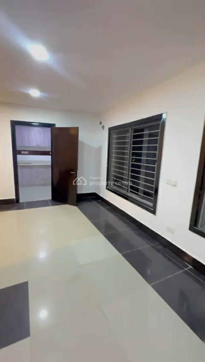 Serviced 2 Bedroom Apartment, Right Hand Side, Lekki Phase 1, Lekki, Lagos, Flat / Apartment for Rent