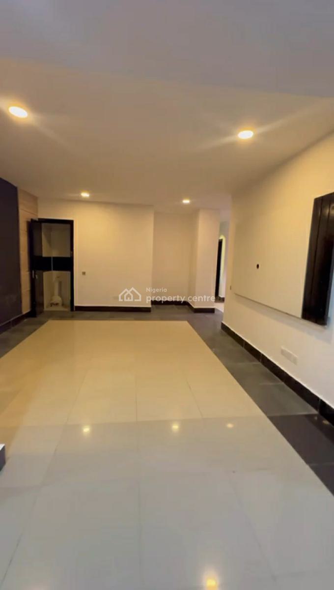 Serviced 2 Bedroom Apartment, Right Hand Side, Lekki Phase 1, Lekki, Lagos, Flat / Apartment for Rent
