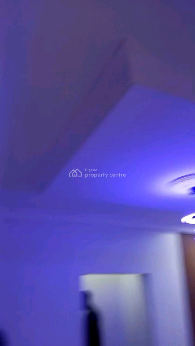 Executive Standard Spacious Relatively New Very Decent Clean 3 Bedroom, Off Finbars Road, Akoka, Yaba, Lagos, Flat / Apartment for Rent